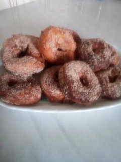 Una foto de Roscos de naranja y canela