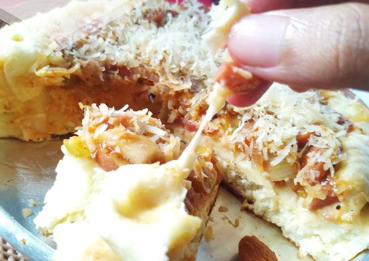 Langkah Mudah untuk Menyiapkan Cheesy Crust Pizza Teflon, Bikin Ngiler
