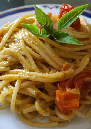 Φωτογραφία της συνταγής Μακαρόνια με pesto και ντοματάκια