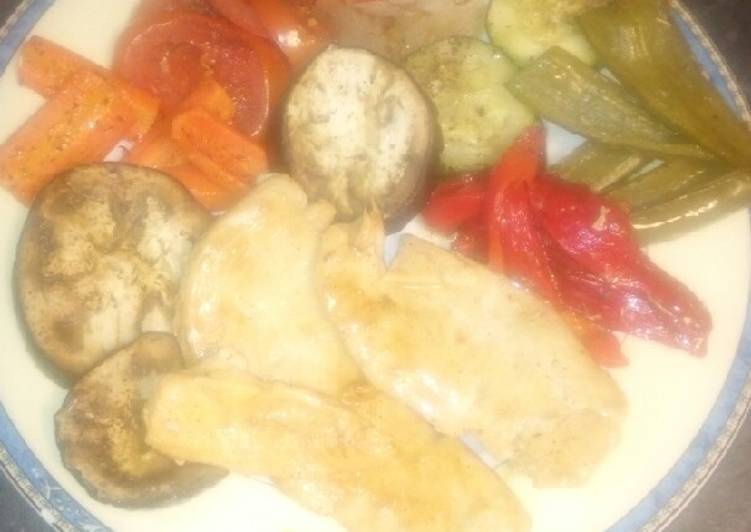 Verduras al horno con pollo a la plancha