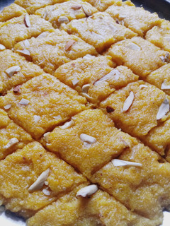 मैंगो बर्फी(mango burfi recie in hindi) रेसिपी मुख्य फोटो
