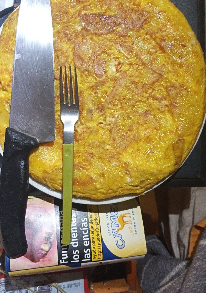 Una foto de Tortilla de huevos de campo😍😋😍