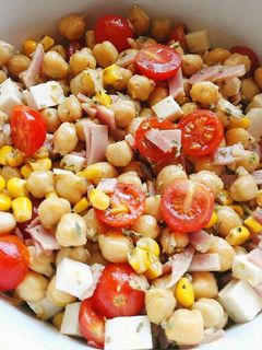 Una foto de Ensalada de Garbanzos