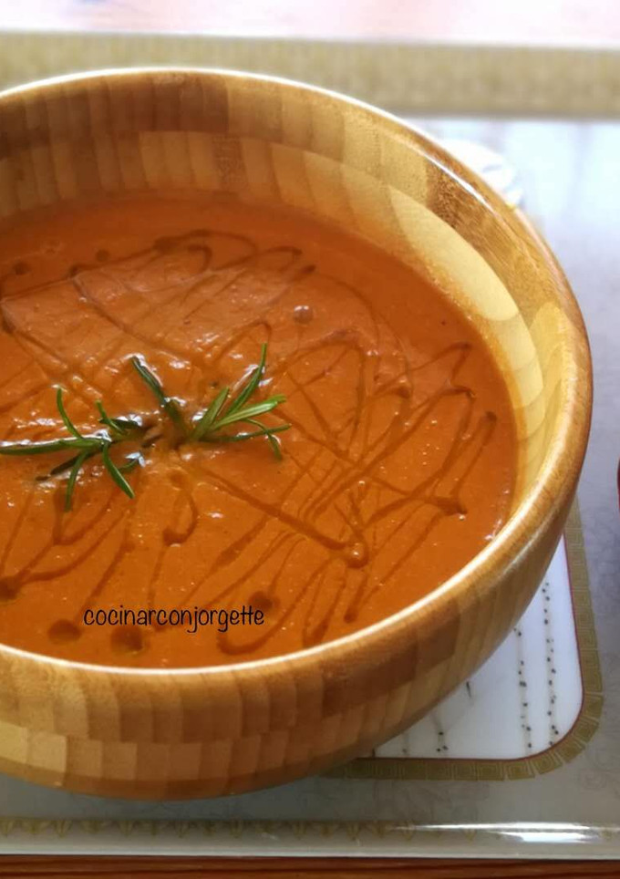 Una foto de Crema de pimiento rojo - veggie