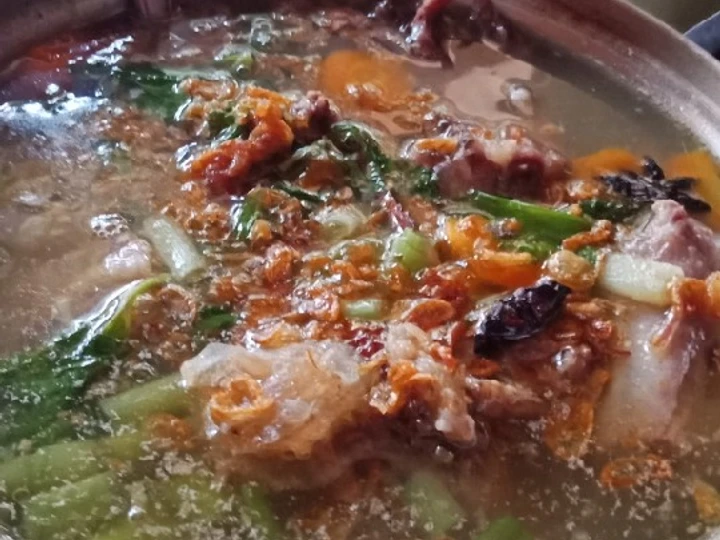 Langkah Gampang Menyiapkan Resep Sop buntut sapi enduuulll yang Sempurna