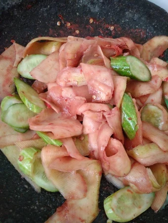 Langkah Mudah untuk Membuat Resep  Rujak Terasi Mangga Timun yang Sempurna, Bikin Ketagihan