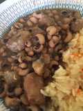 Frijol guisado con guineo verde