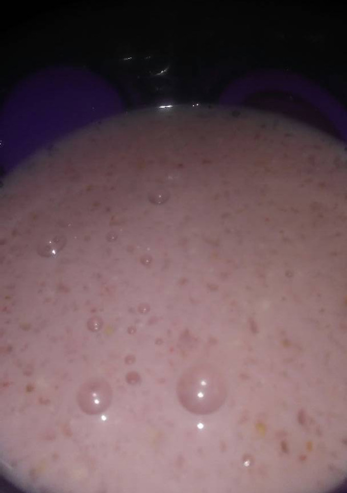 Una foto de Frappé fresa y guineos