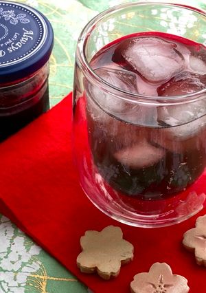 A picture of Honey Cherry Soda.