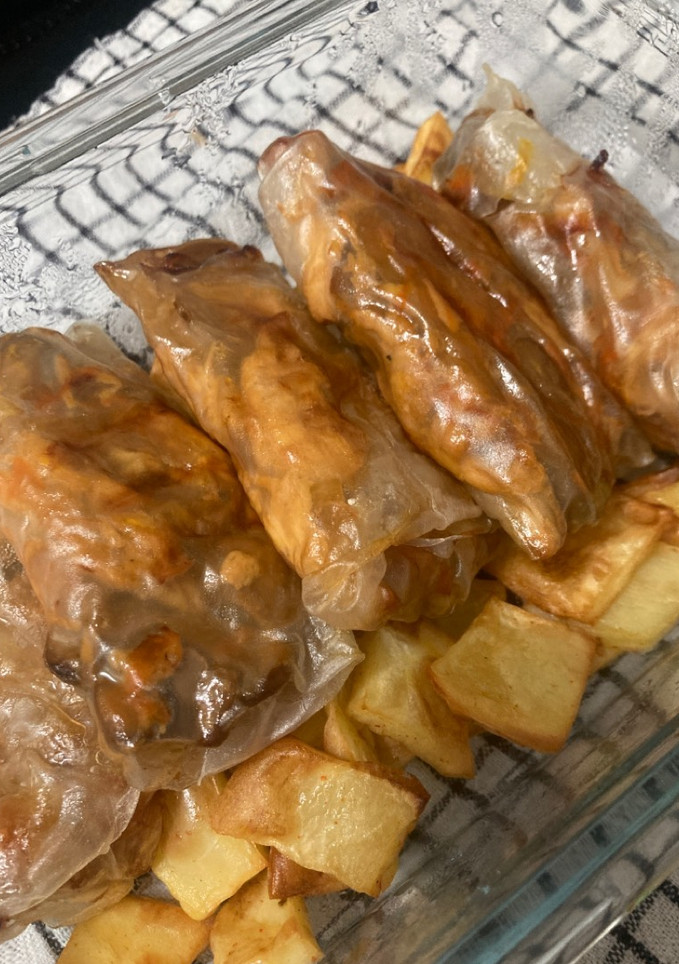 Una foto de Rollitos semi-crujientes de pollo con verduras