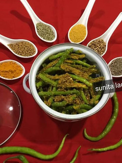 हरी मिर्च का अचार(Hari mirch ka achar recipe in Hindi) रेसिपी मुख्य फोटो