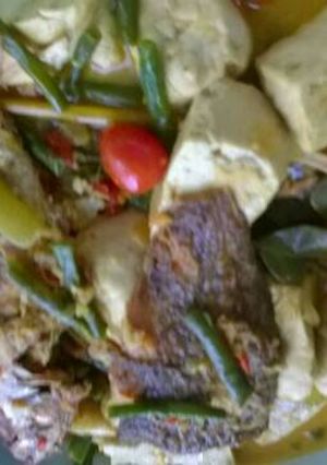 Foto resep Ikan lidah campur kembung masak bumbu kuning pakai tahu