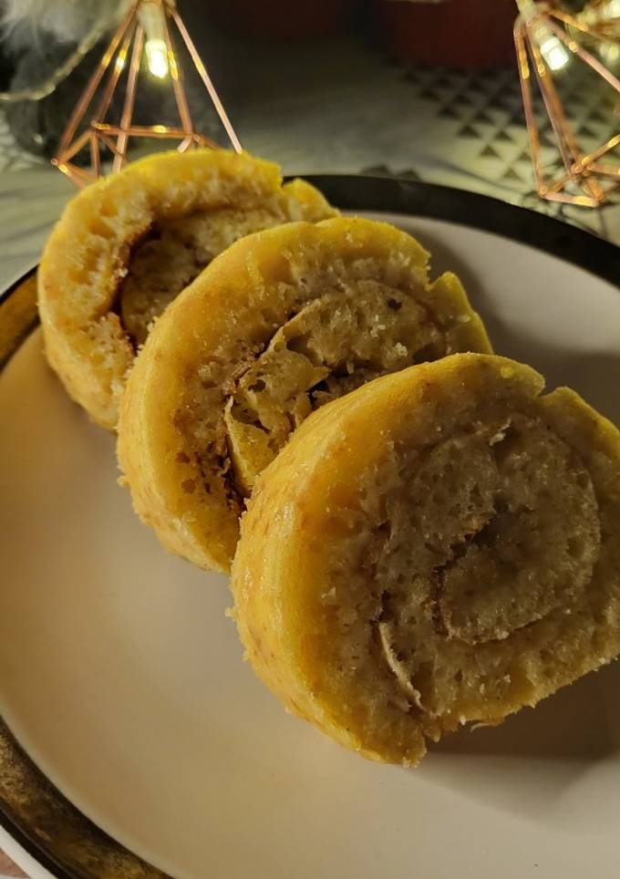 Рулет з яблуками