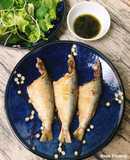 Cá Mòi Chiên Chấm Mắm Ngò