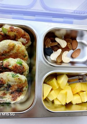A picture of Cheese Stuffed Potato Cutlets.
