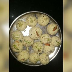 A picture of Malai ladoo.