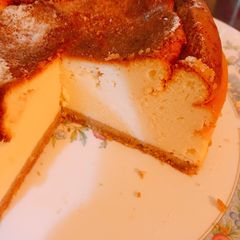 A picture of Healthy Yoghurt Baked Cheesecake (low calories & low carb) witho.