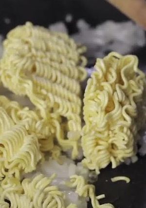 A picture of Method Onion Maggi Noodles.