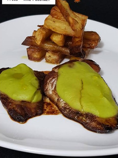 Una foto de Merluza con Mojo de Aguacate