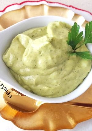 Una foto de Salsa de aguacate