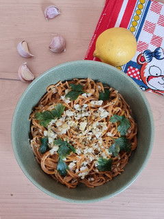 Una foto de Pasta al ajo y limón en una olla 🧄🍋 One pot lemon garlic pasta