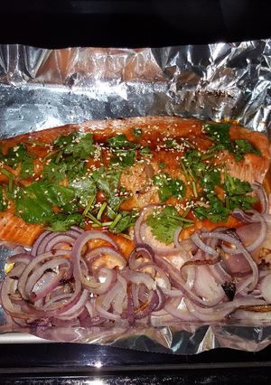 Hình của món Cá hồi đút lò teriyaki.