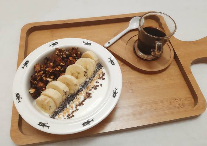 Yaourt bowl granola banane sésame lin et pavot 😋