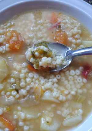 Una foto de Sopa de verduras 🍜