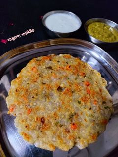 साबूदाना थालीपीठ (sabudana thalipeeth recipe in Hindi) रेसिपी मुख्य फोटो