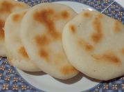 Una foto de pan con harina de yuca
