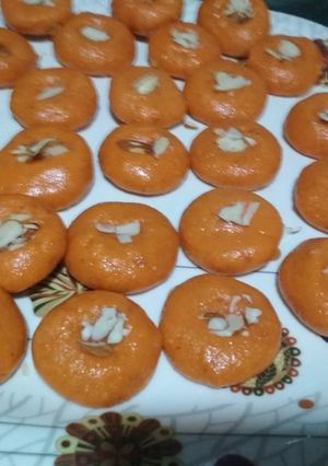 पीनट पेडा (peanut peda recipe in Hindi) रेसिपी मुख्य फोटो