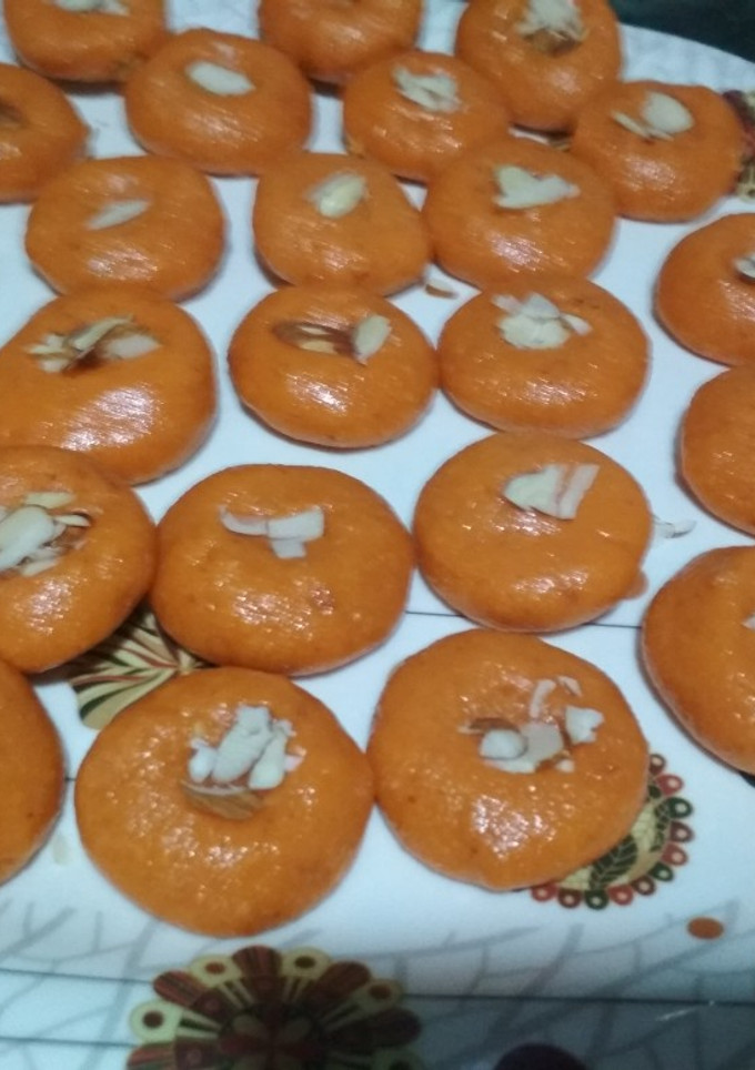 पीनट पेडा (peanut peda recipe in Hindi) रेसिपी मुख्य फोटो