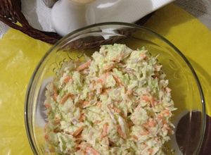 Una foto de Ensalada de col estilo kfc