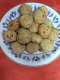 Escones de queso, morrón y ajo