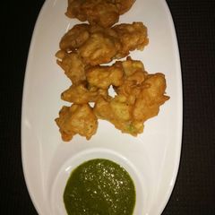 A picture of Farali pakode.