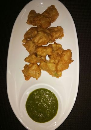 A picture of Farali pakode.