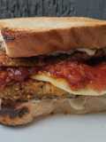 Sándwich🧀de milanesa de berenjena y tomate🍆🍅🥪!!!