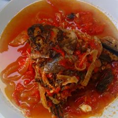 A picture of Kichwa Ya Samaki (fish head stew).