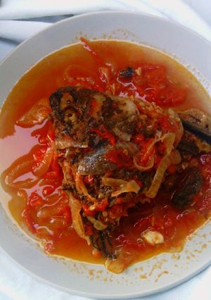 A picture of Kichwa Ya Samaki (fish head stew).
