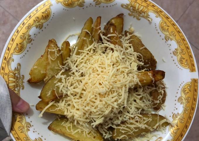 Cara Gampang Menyiapkan Potato wedges simple, Menggugah Selera