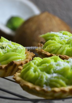 Une photo de Tartelettes lemon curd citron vert et crème de coco