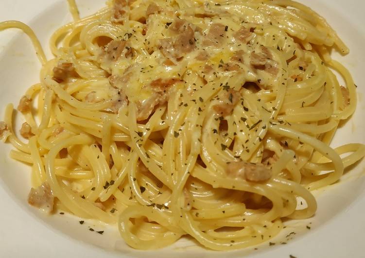 Cara Gampang Menyiapkan Spaghetti Carbonara w/ Bacon yang Lezat