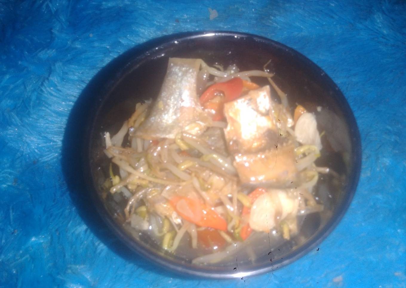 Tumis toge ikan asin