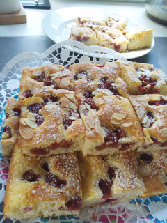 Cseresznyés-mandulás pite recept fotója