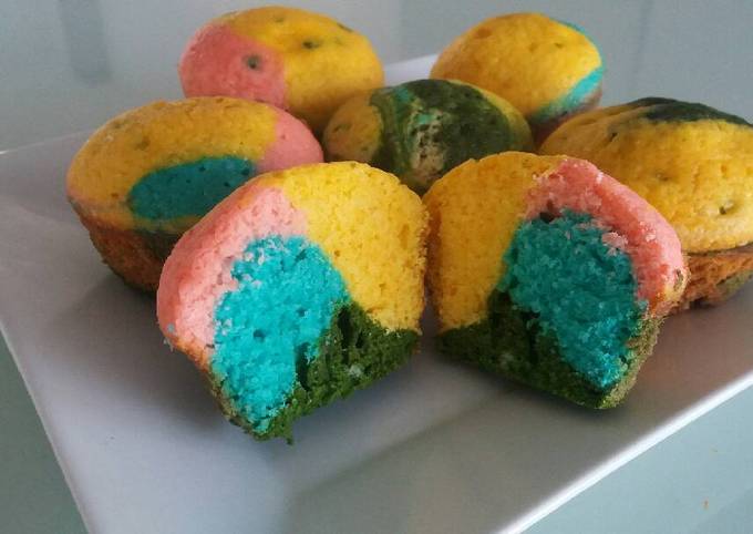 Muffin multicolor Receta de Elizabeth Baubeta- Cookpad