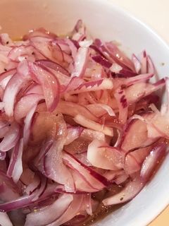 Foto resep Red onion marinated pickles