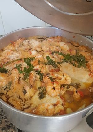 Foto de Caldeirada de Peixe e Camarão com Pão Torrado