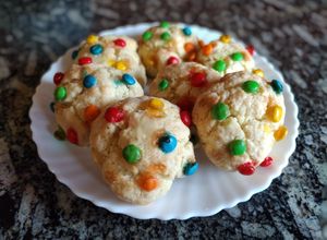 Una foto de Cookies gorditas con confites🍪