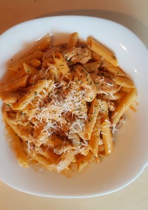 Paradicsomos csirkés penne recept fotója