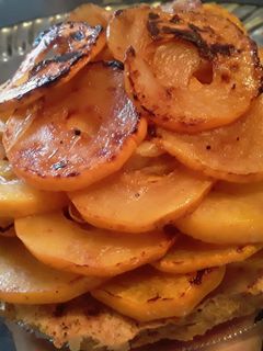 Una foto de Arepa de avena con calabacines salteados...🍘🥒🌶🥒🍘🍯